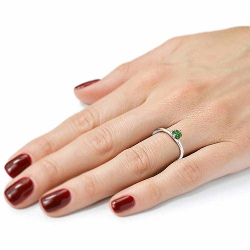 Eljegyzési gyűrű zöld gyémánttal - ívelt - fehér