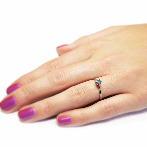 Kék gyémánt eljegyzési gyűrű - virágszirom karmos