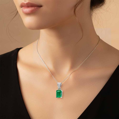 Smaragd medál gyémántokkal - Calla