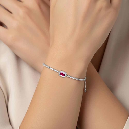 Gyémánt soros karlánc rubin dísszel