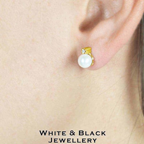 Gyöngy fülbevaló gyémántokkal - 6mm - arany, betűzős